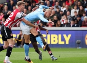 -哈兰德在巴塞罗那比赛中赛况扑朔迷离，问鼎冠军引发热议！的简单介绍