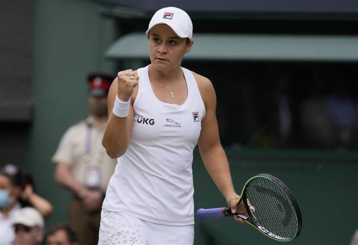 莱万多夫斯基连续十场比赛得分超过问鼎冠军，澳大利亚队挑战极限！的简单介绍